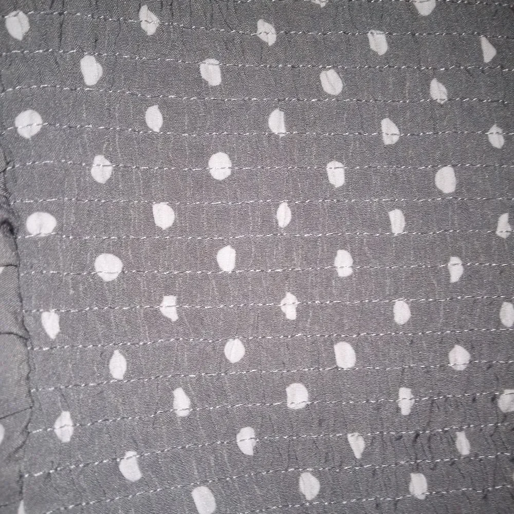SHEIN Curve Gray White Polka Dot Top Shirred Ruffles Size 4X - Picture 3 of 4
